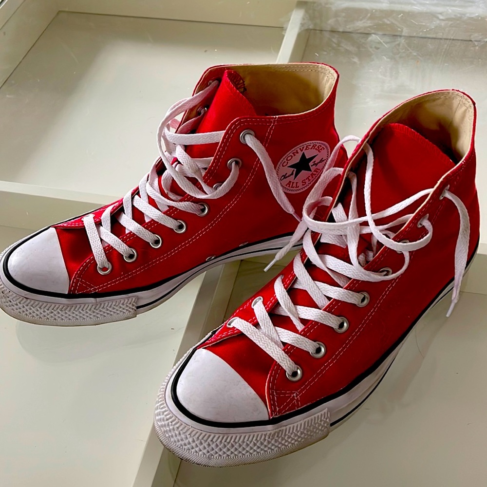 Mens or womens Converse Chuck Taylor high tops